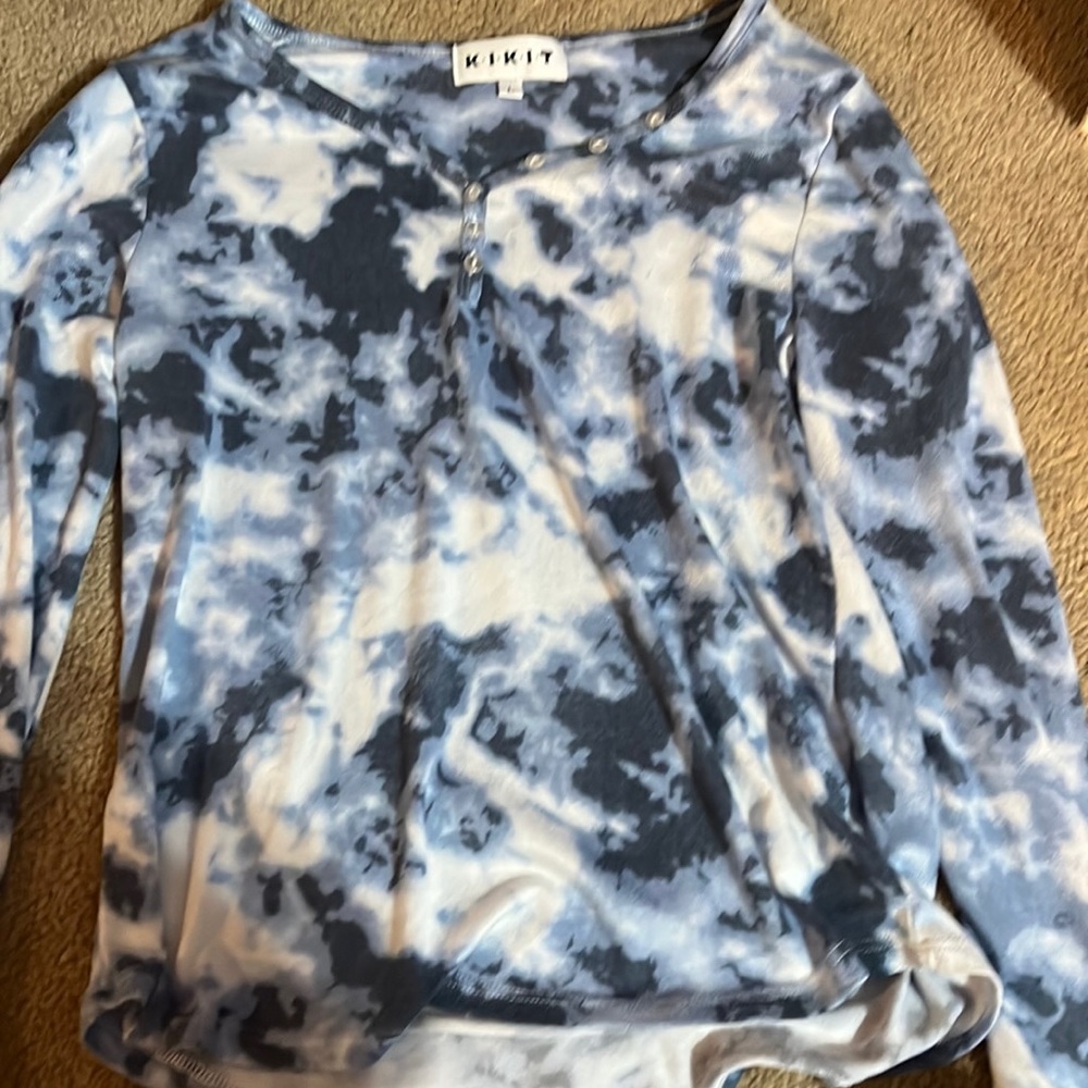 KIKIT Blue top size Large